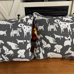 Raymour & Flanigan Daine 2 Throw Pillow, dogs, new